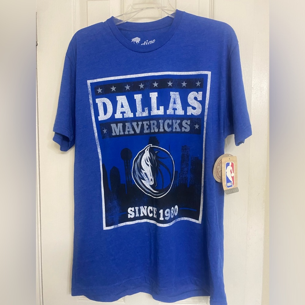 NWT Dallas Mavericks T-shirt Tee Size Large